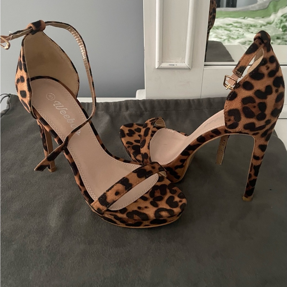 Jennifer Open Toe Ankle Strap Platform High Heel Sandals Size 8 Runs big